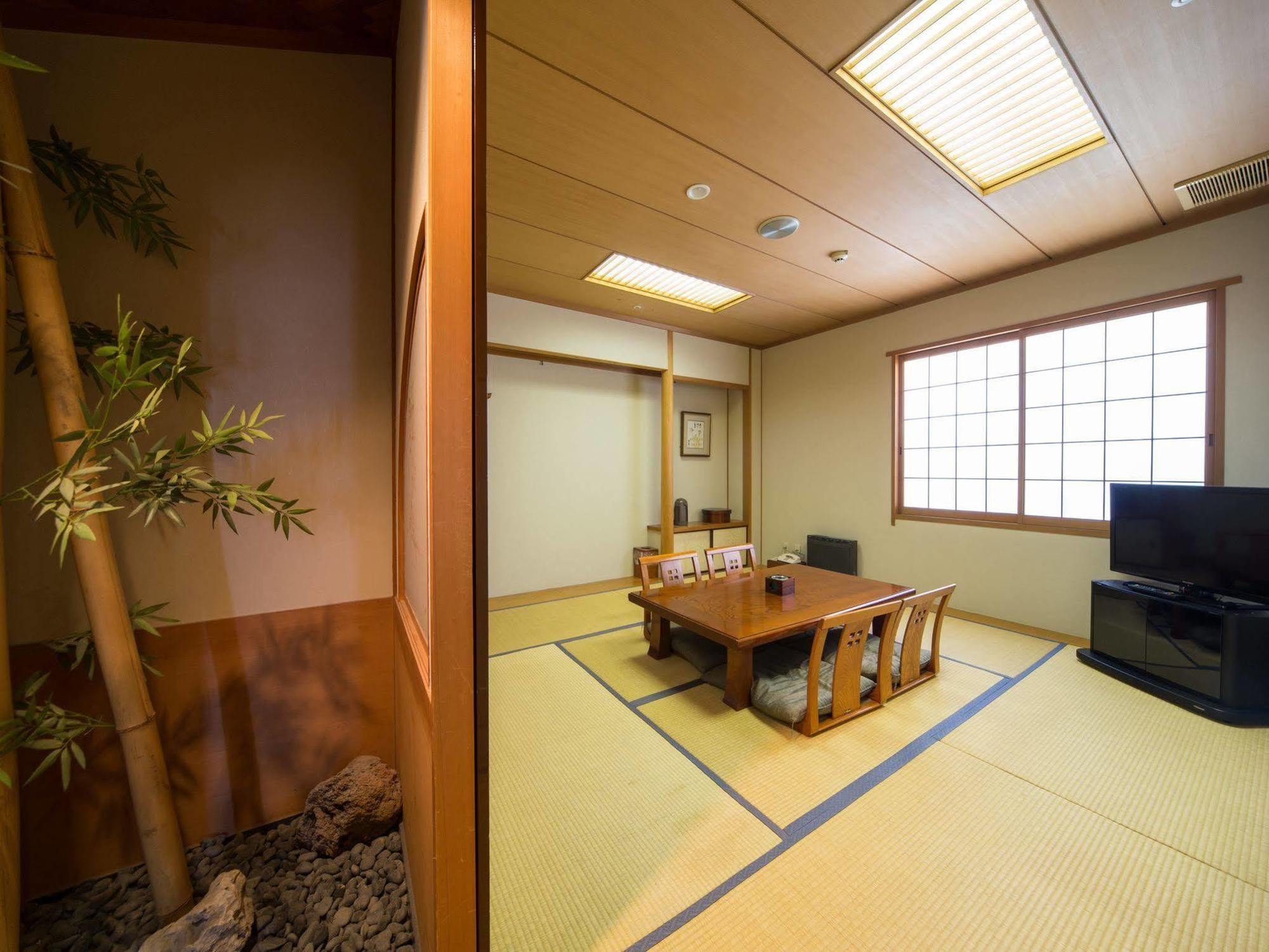 Hotel Claiton Esaka Suita Extérieur photo